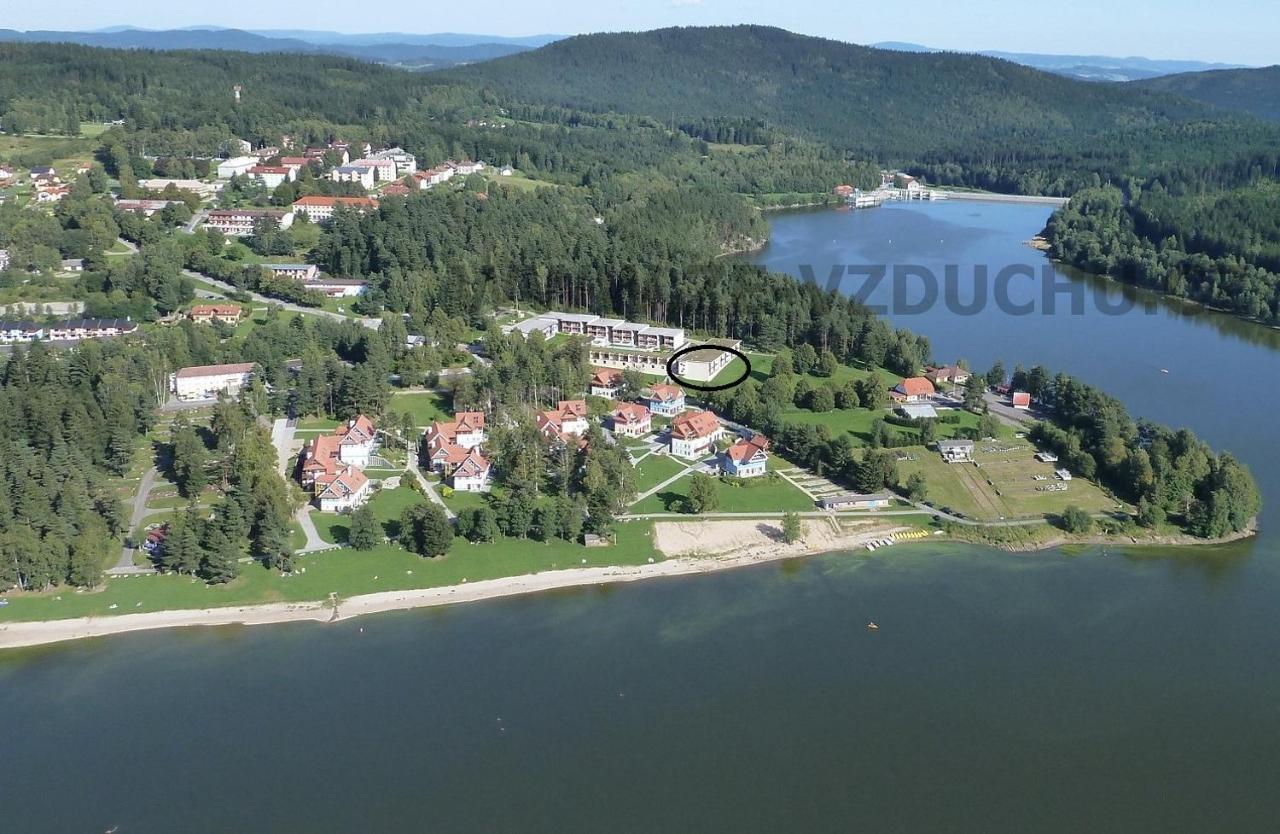 Apartman Lipno A12 リプノ・ナト・ヴルタヴォウ エクステリア 写真