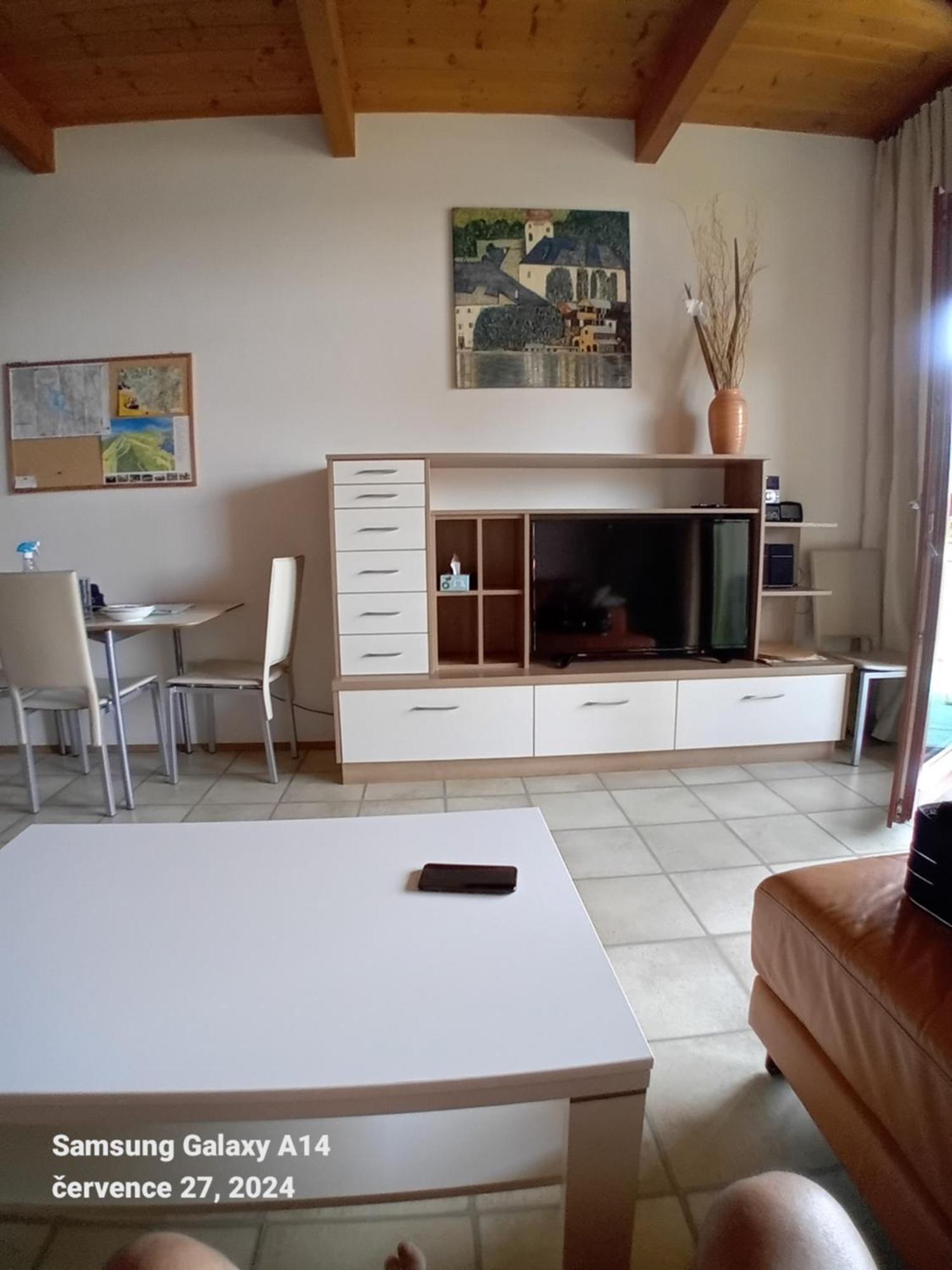 Apartman Lipno A12 リプノ・ナト・ヴルタヴォウ エクステリア 写真