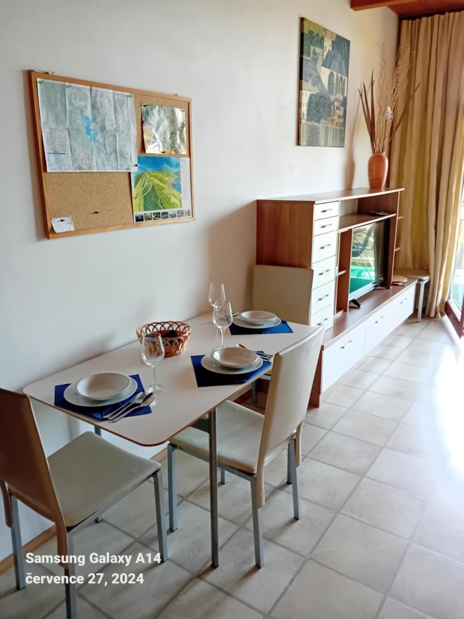 Apartman Lipno A12 リプノ・ナト・ヴルタヴォウ エクステリア 写真