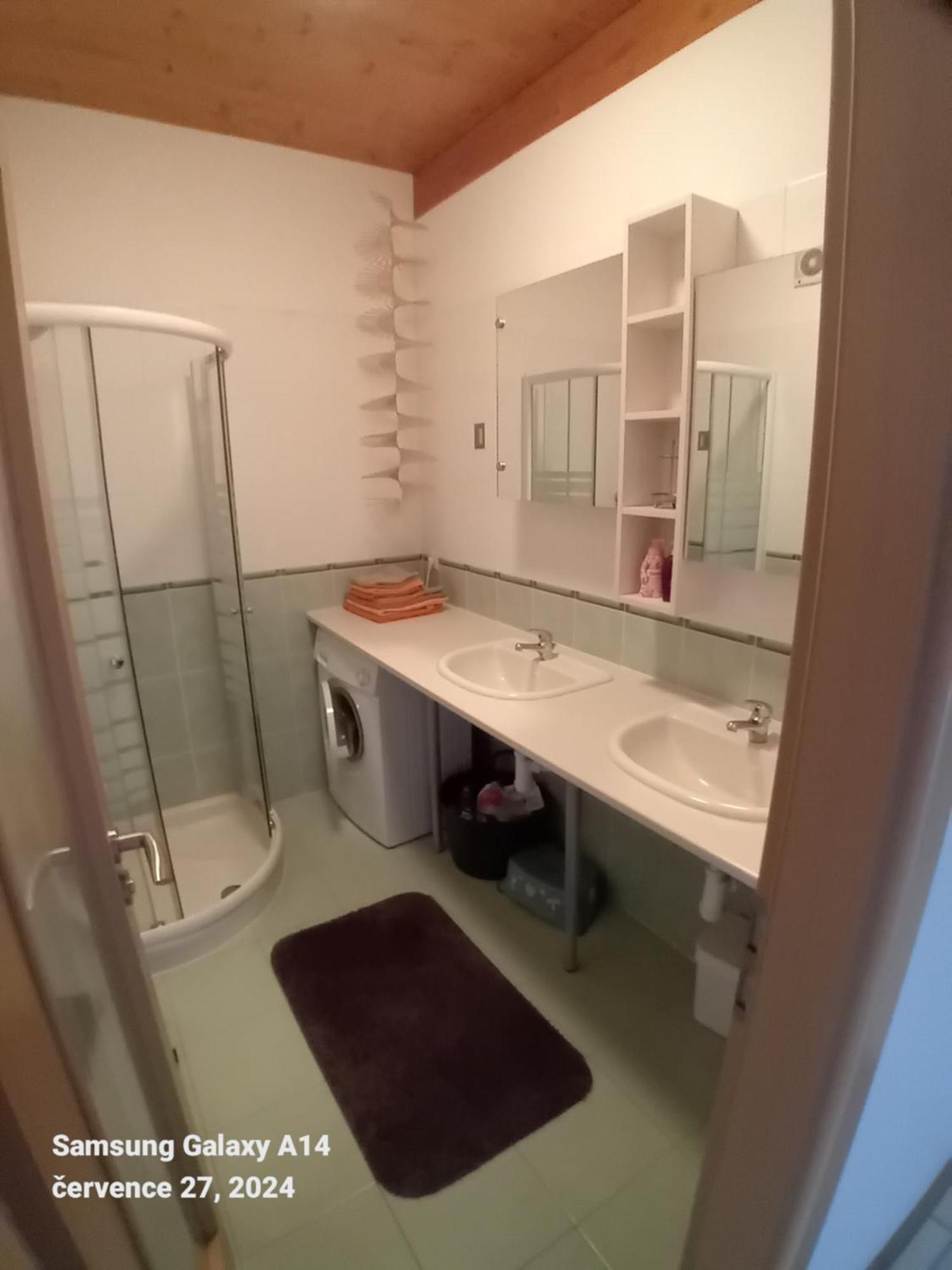 Apartman Lipno A12 リプノ・ナト・ヴルタヴォウ エクステリア 写真